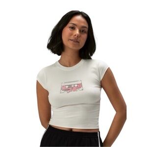 FULL TILT cassette bow off-white baby tee - XL